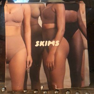 Skims core control thong